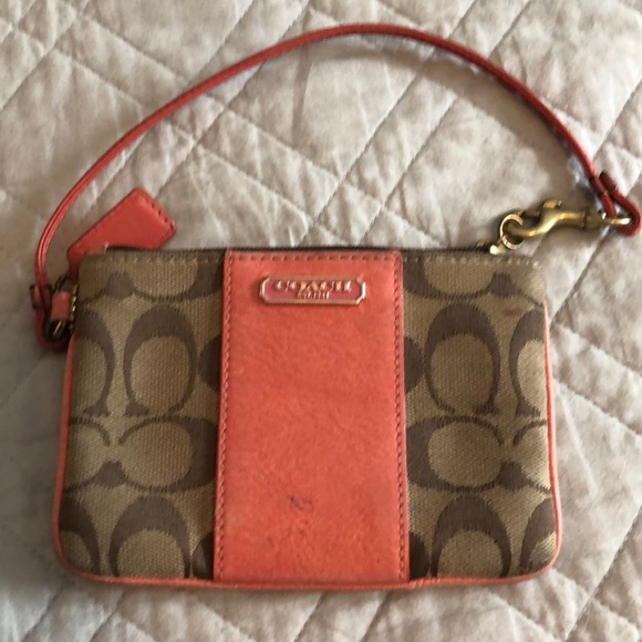 Coach Handbags - Coach wristlet Coach Handbags - Coach wristlet